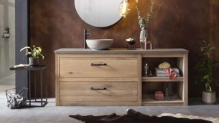 Houten badkamermeubel 200 cm bestaande uit een massief eiken lade element met open schappen, een betonnen wastafelblad en een betonnen waskom.