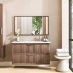 Massief donker eiken badkamermeubel van 120 cm uit de Grooveline-serie, uitgevoerd met twee ruime lades en inclusief een bijpassende keramische wastafel.