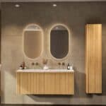 Naturel eiken badmeubel 140 cm met vlak front, binnenlade en dubbele witte solid surface wastafel