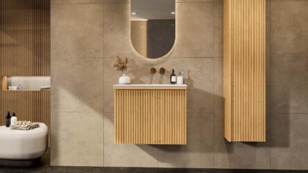 Hangend naturel eiken badkamermeubel 70 cm met vlak front, binnenlade en solid surface wastafel