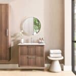 Massief donker eiken badkamermeubel van 80 cm uit de Grooveline-serie, uitgevoerd met twee ruime lades en inclusief een bijpassende keramische wastafel.