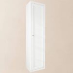 Riante Badkamerkast met drie schappen in All White voorzien van een landelijk front 180 cm.