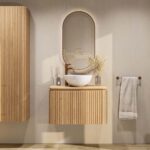 Rond hangend naturel eiken badkamermeubel 80 cm met afgeronde hoeken, groevenfront en eiken wastafelblad