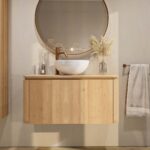 Rond hangend naturel eiken badkamermeubel 100 cm met afgeronde hoeken en eiken blad met witte waskom