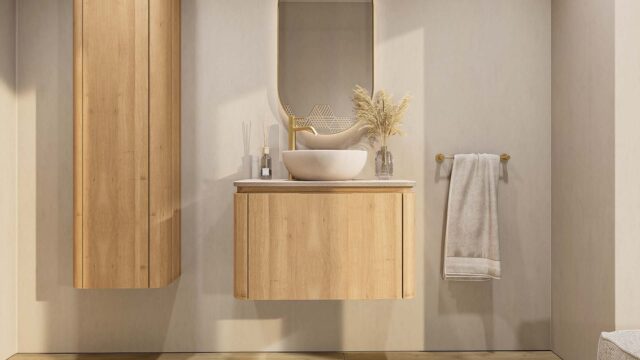 Rond hangend naturel eiken badkamermeubel 80 cm met afgeronde hoeken en mat beige blad met witte waskom