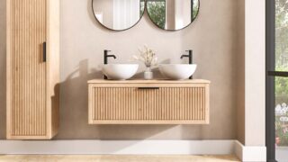 Hangend houten wastafelmeubel 120 cm met één lade en naturel eiken blad met twee waskommen