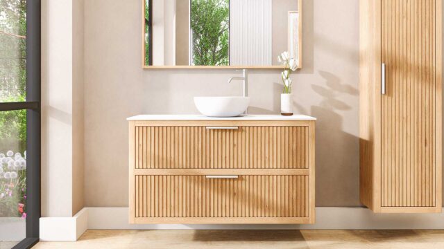 Hangend naturel eiken badkamermeubel 120 cm met ribbelfront, twee lades en solid surface blad met witte waskom