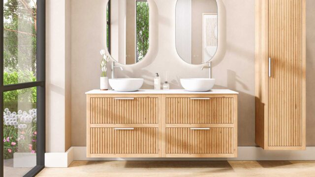 Hangend naturel eiken wastafelmeubel 160 cm met ribbelfront, vier lades en solid surface blad met 2 waskommen
