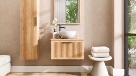 Hangend houten badkamermeubel 70 cm met één lade en naturel eiken blad met witte waskom