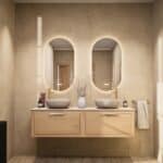 Hangend naturel eiken badkamermeubel 160 cm met enkele lade en limestone blad met witte waskom