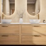 Modern wastafelmeubel 200 cm massief naturel eiken met twee lades en solid surface met 2 waskommen