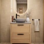 Modern naturel eiken badkamermeubel 70 cm met dubbele lade, vlak front en grijs limestone blad met witte waskom