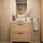 Hangend naturel eiken wastafelmeubel 70 cm met twee lades, vlak front en solid surface waskom