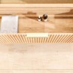 Houten badmeubel van 120 cm met 1 lade en een graniet blad met 2 waskommen, ambachtelijk vakmanschap voor jarenlang plezier.