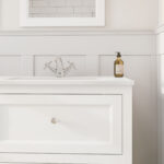 Klassiek wastafelmeubel 140 cm gespoten in All White met keramische wastafel en vier softclose lades
