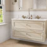Klassiek wastafelmeubel 120 cm gespoten in Off-White met keramische wastafel en twee softclose lades, dubbele wastafel
