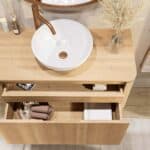 Rond hangend naturel eiken badkamermeubel 100 cm met afgeronde hoeken en eiken blad met witte waskom
