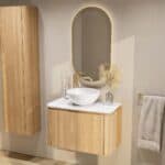 Rond hangend naturel eiken badkamermeubel 80 cm met afgeronde hoeken en wit marmer blad met witte waskom