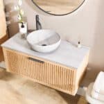 Hangend eiken badkamermeubel 100 cm met één lade en grijs limestone blad met witte waskom