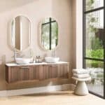Hangend eiken badmeubel 160 cm met ribbelfront, solid surface blad en twee ronde keramische waskommen