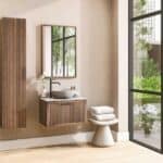 Hangend eiken badkamermeubel 70 cm met één lade en grijs limestone blad met keramische waskom