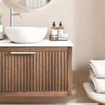 Modern badkamermeubel 80 cm donker eiken met ribbelfront, solid surface en ronde keramische waskom