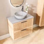 Hangend naturel eiken badkamermeubel 80 cm met ribbelfront, twee lades en grijs limestone blad met witte waskom