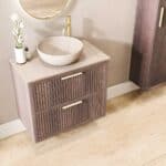 Modern donker eiken badkamermeubel 80 cm met twee lades en limestone blad met witte waskom