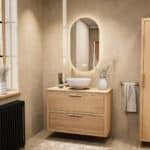 Dit Badkamermeubel uit de New Country serie heeft een vlak front, de onderkast is van massief eiken in de kleur Naturel Eiken in de afmetingen 100x66x45. Het Badkamermeubel bestaat uit de onderkast met 2 lade(s). Op het Badkamermeubel is een Eiken Bl