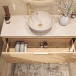 Modern naturel eiken badkamermeubel 120 cm met enkele lade, vlak front en limestone blad met één waskom
