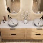 Modern naturel eiken badkamermeubel 200 cm met dubbele lade, vlak front en grijs limestone blad met witte waskom