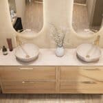 Hangend naturel eiken badkamermeubel 200 cm met dubbele lade en limestone blad met witte waskom