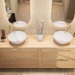 Modern naturel eiken badkamermeubel 200 cm met dubbele lade, vlak front en massief eiken blad met witte waskom