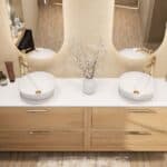 Modern wastafelmeubel 200 cm massief naturel eiken met twee lades en solid surface met 2 waskommen