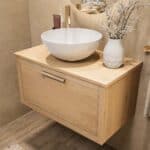 Modern naturel eiken badkamermeubel 80 cm met enkele lade, vlak front en massief eiken blad met witte waskom