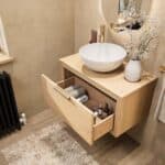 Modern naturel eiken badkamermeubel 80 cm met enkele lade, vlak front en massief eiken blad met witte waskom