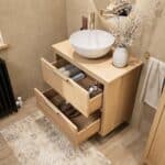 Modern naturel eiken badkamermeubel 80 cm met dubbele lade, vlak front en massief eiken blad met witte waskom
