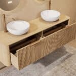 Rond hangend naturel eiken badkamermeubel 160 cm met groevenfront, eiken blad en witte solid surface waskom