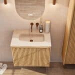 Hangend eiken badkamermeubel 70 cm met vlak front, binnenlade en beige limestone wastafel