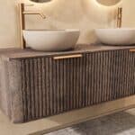 Rond donker eiken wastafelmeubel 140 cm met groevenfront en twee handgemaakte beige limestone waskommen
