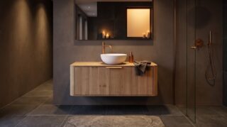 Rond hangend eiken badkamermeubel 120 cm met afgeronde hoeken en ronde witte solid surface opbouwwaskom
