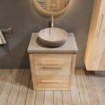 Landelijk massief eiken badkamermeubel 65 cm met beton beige wastafelblad en bijpassende waskom