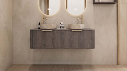 Rond hangend donker eiken wastafelmeubel 140 cm met afgeronde hoeken en twee beige marmerlook waskommen
