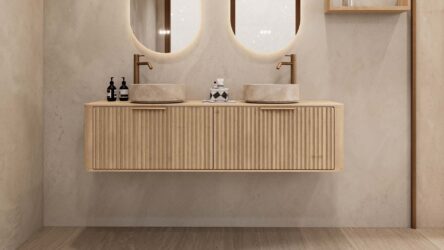 Rond hangend naturel eiken wastafelmeubel 160 cm met groevenfront en twee beige marmerlook waskommen