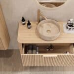 Rond hangend naturel eiken badkamermeubel 100 cm met groevenfront en beige marmerlook waskom