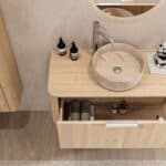Rond hangend naturel eiken badkamermeubel 100 cm met afgeronde hoeken en beige marmerlook waskom