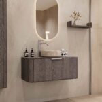 Rond hangend donker eiken badkamermeubel 100 cm met afgeronde hoeken en beige marmerlook waskom