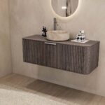 Rond hangend donker eiken badkamermeubel 120 cm met groevenfront en beige marmerlook waskom