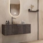 Rond hangend donker eiken badkamermeubel 120 cm met groevenfront en beige marmerlook waskom