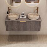 Rond hangend donker eiken wastafelmeubel 120 cm met afgeronde hoeken en twee beige marmerlook waskommen
